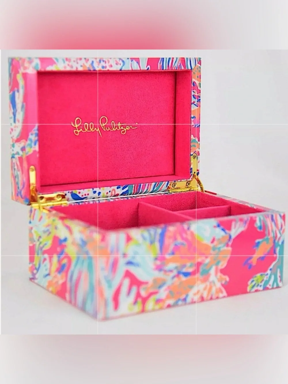 Lilly Pulitzer Neon Pink Dragonfruit Sunken Treasure Artsy Box Jewelry/Organizer